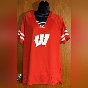 Women's NWT Size L Wisconsin Badgers T-shirt  Red &‎ white